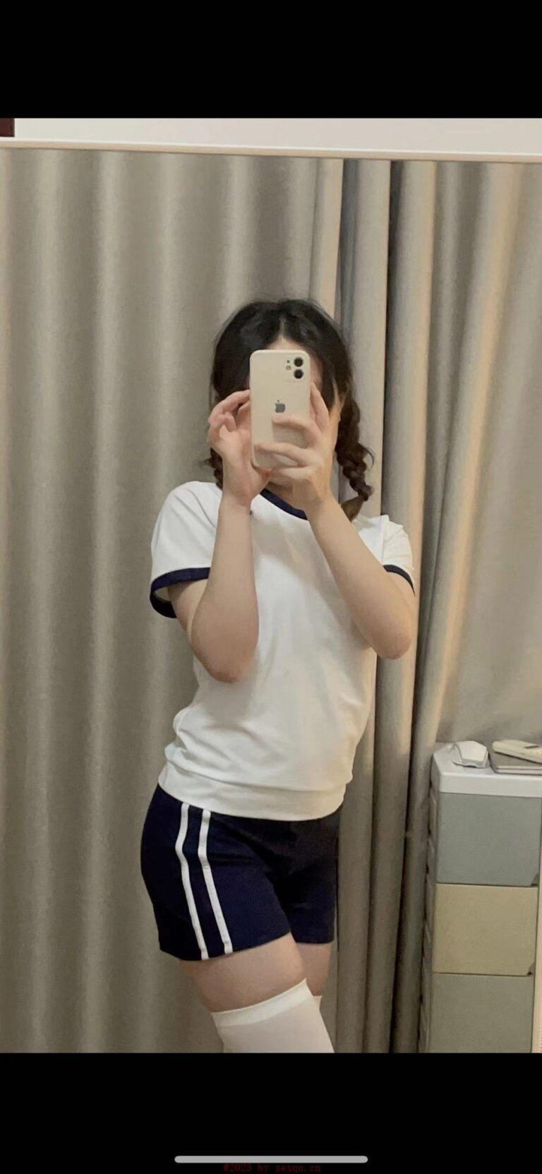 男女交往肢体动作也很重要