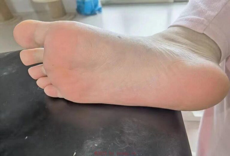 美女乳头发黑是性爱极度淫乱这有道理吗