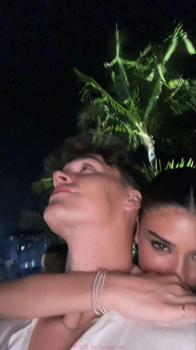 女人床第娇喘让男人性欲高涨难忍耐