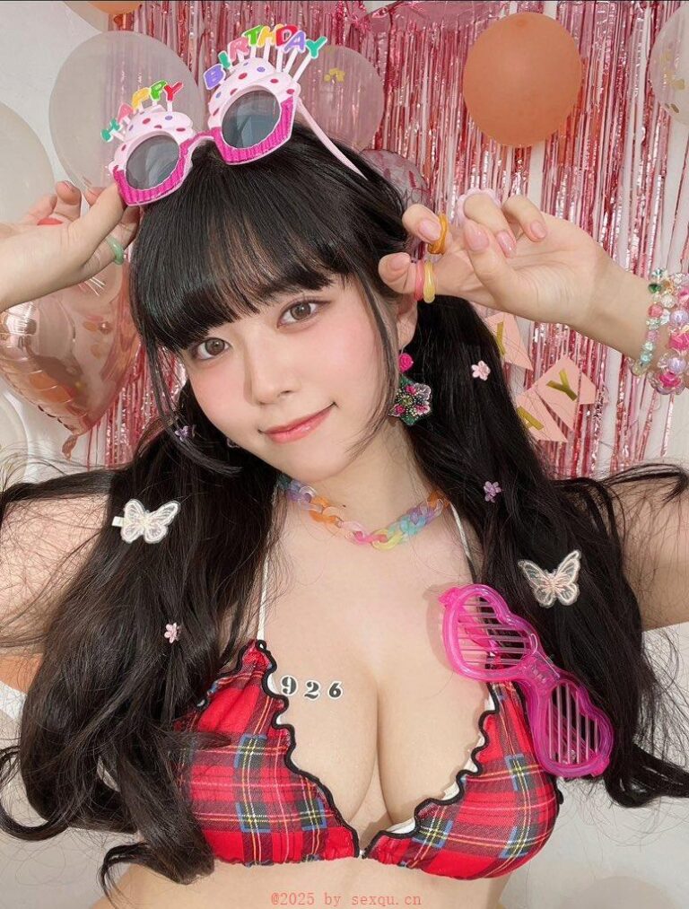 MM让男人流鼻血的10个脱衣瞬间(图)