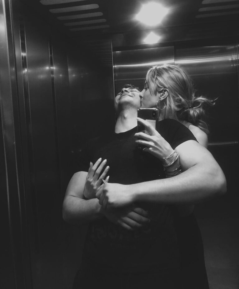 精液发黄哪个科 该怎么治疗呢